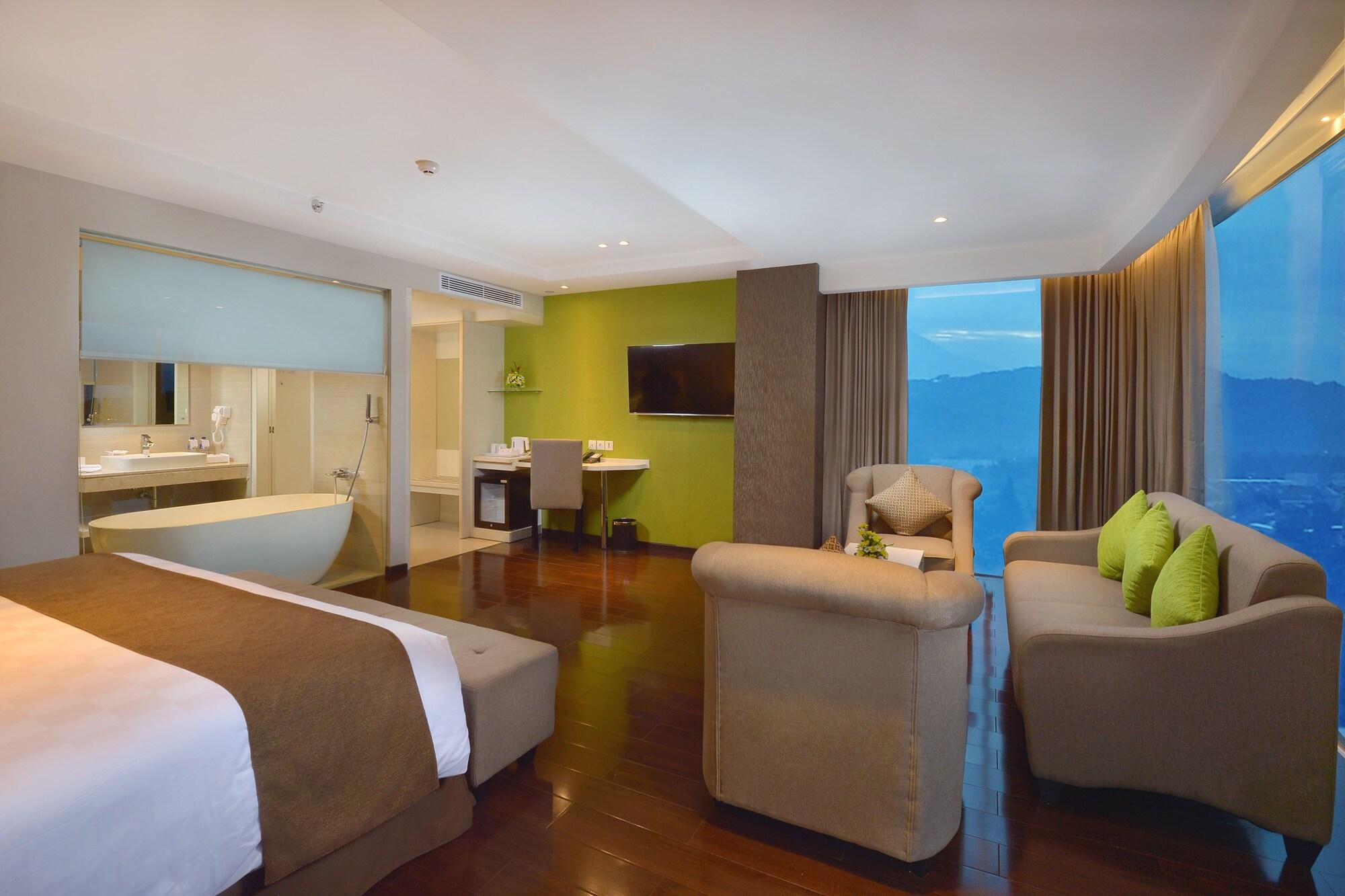 Platinum Adisucipto Hotel&Conference Center Kalasan Exterior foto
