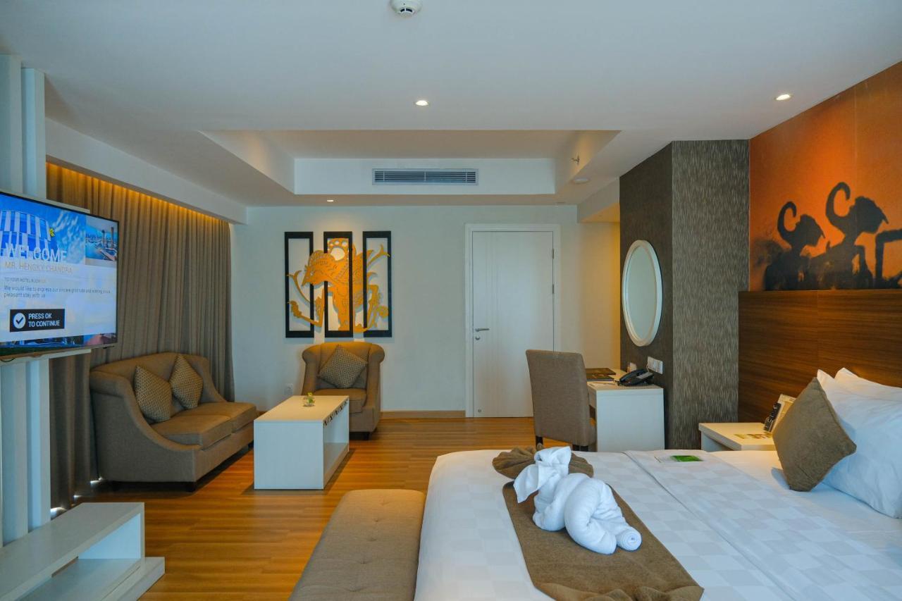 Platinum Adisucipto Hotel&Conference Center Kalasan Exterior foto