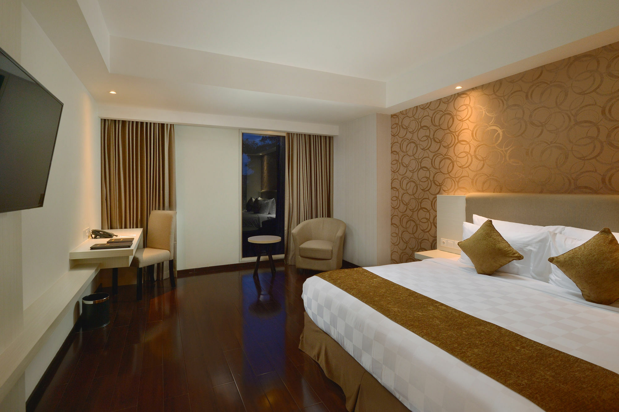 Platinum Adisucipto Hotel&Conference Center Kalasan Exterior foto