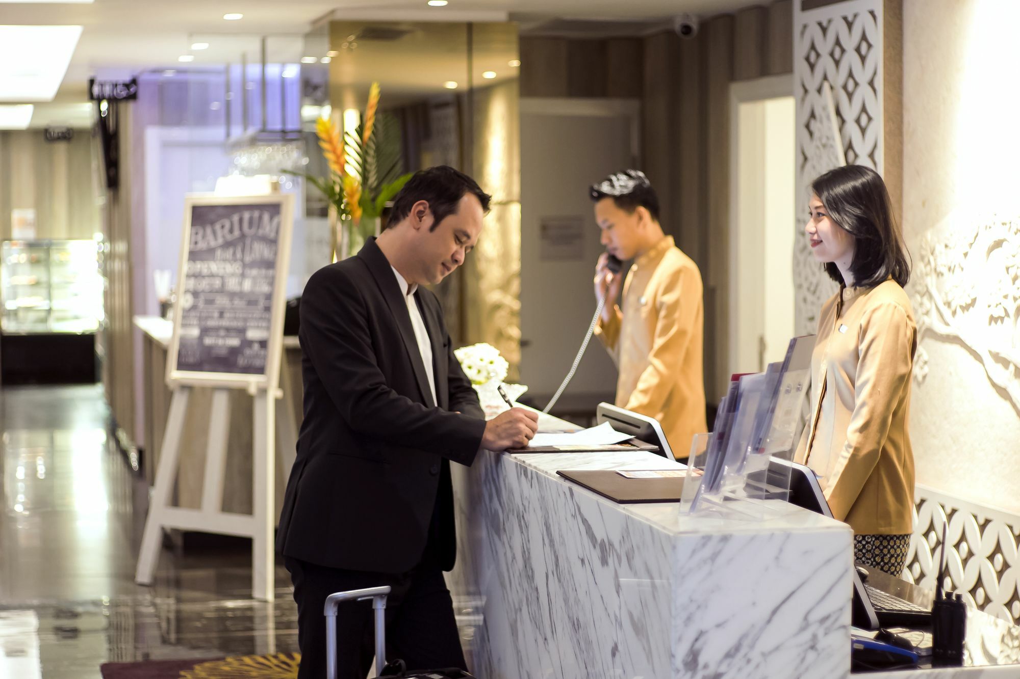 Platinum Adisucipto Hotel&Conference Center Kalasan Exterior foto